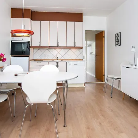 Apartment Xcvi *
